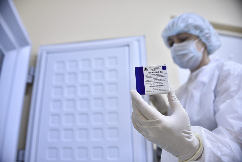 Врачи выявили более 1900 новых случаев коронавируса за сутки