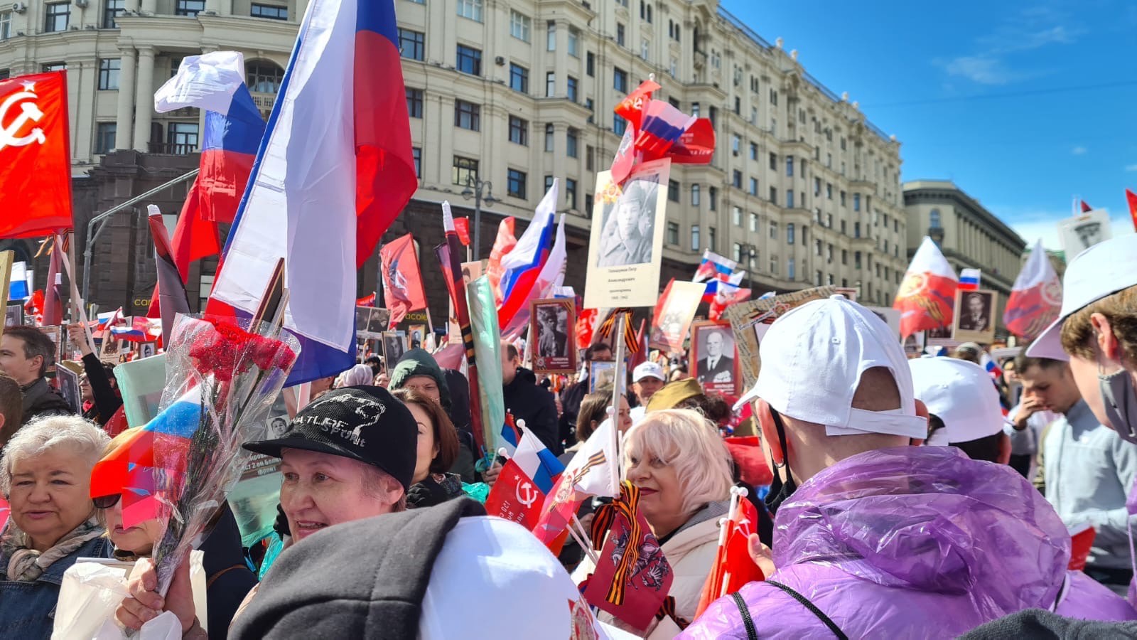 Член Молодежной палаты Орехова-Борисова Южного стала волонтером Бессмертного полка