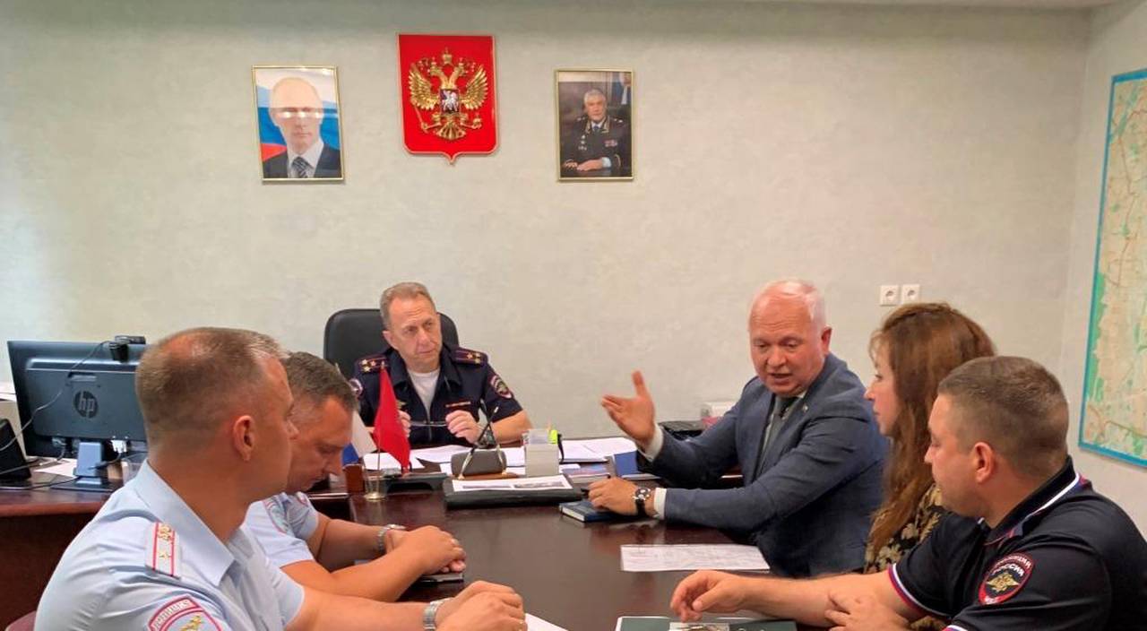 Председатель Общественного совета при УВД по ЮАО Харис Ильясов принял участие во встрече с жителями района начальника ОГИБДД УВД по ЮАО ГУ МВД России по г. Москве