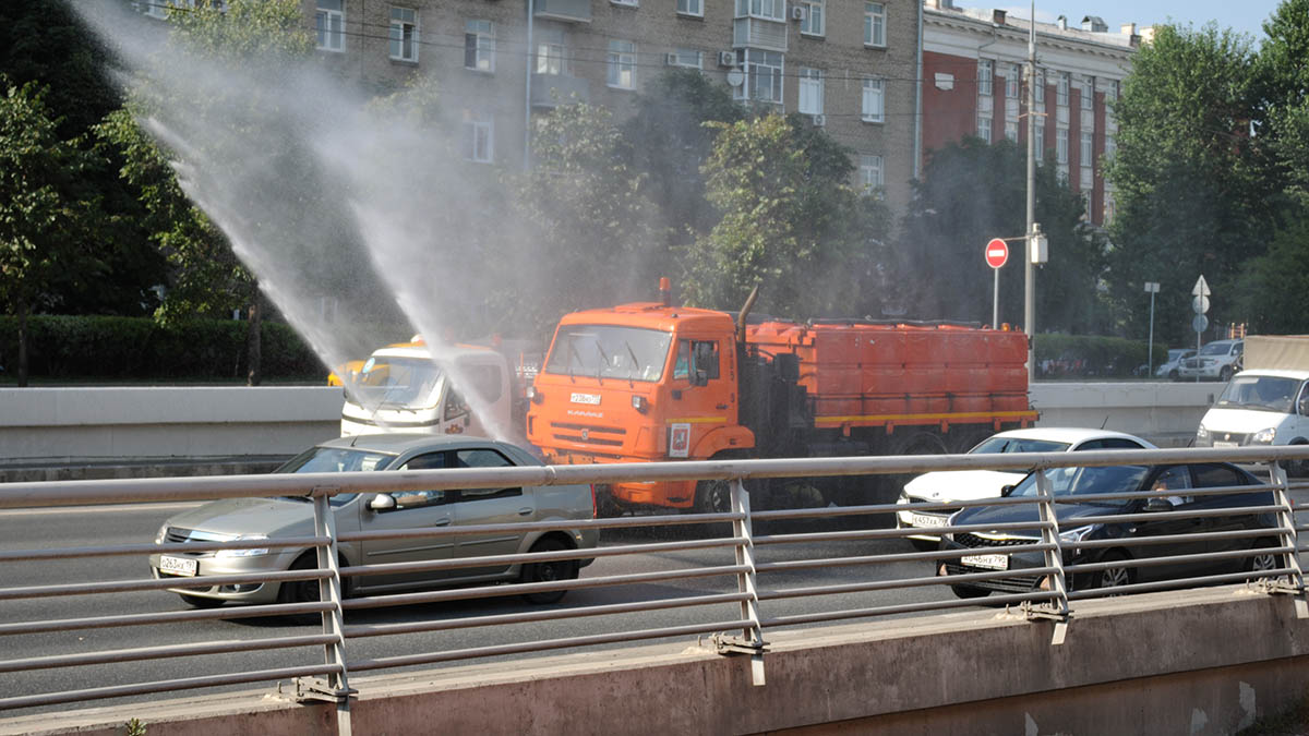 Городские службы перешли в режим повышенной готовности из-за жары