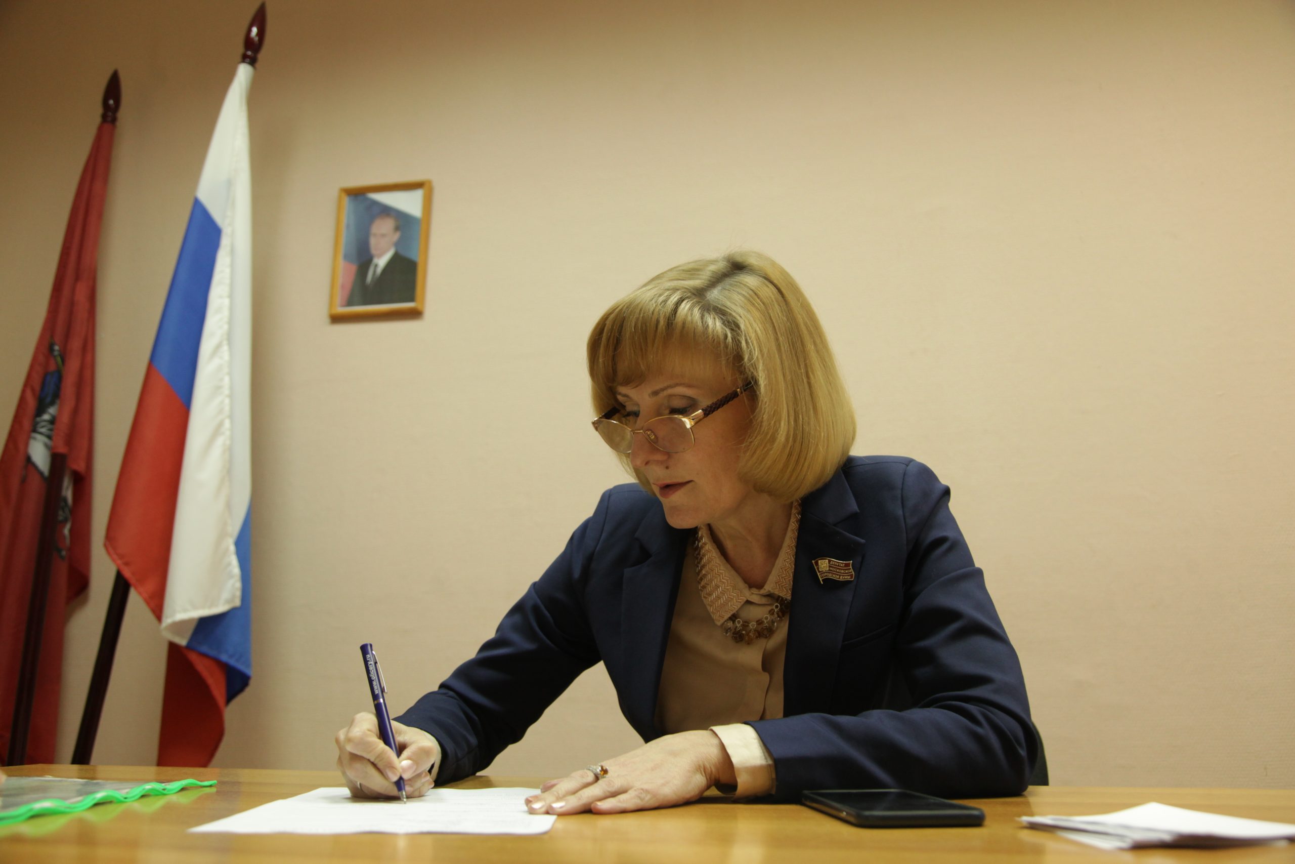 Сенатор Святенко предложила ускорить регистрацию медпрепаратов отечественного производства