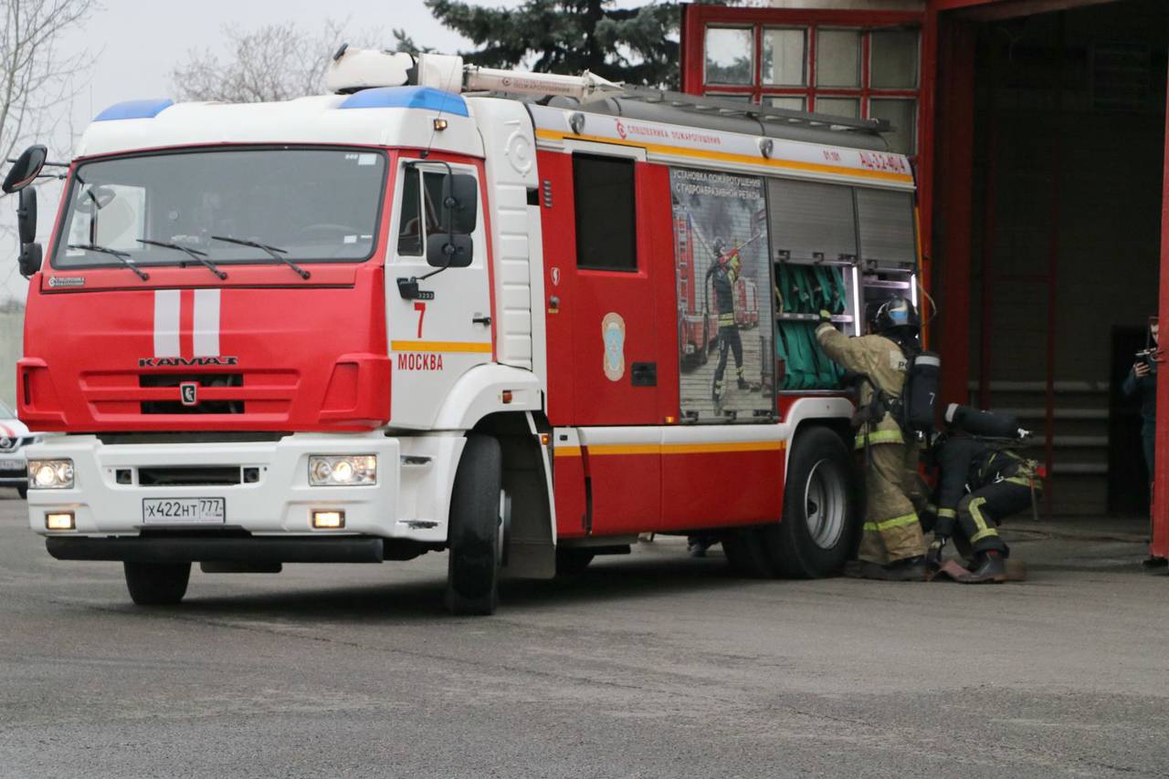 МЧС России провели ежегодный конкурс на звание «Лучшая пожарно-спасательная часть Москвы» с целью усиления работы и внедрению новых технологий пожаротушенияМЧС России провели ежегодный конкурс на звание «Лучшая пожарно-спасательная часть Москвы» с целью усиления работы и внедрению новых технологий пожаротушения