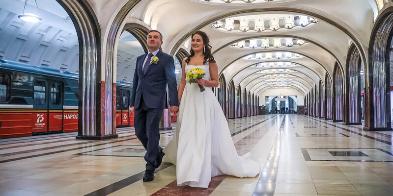 С начала лета выездную регистрацию брака выбрали около шести тысяч пар. Фото: сайт мэра Москвы