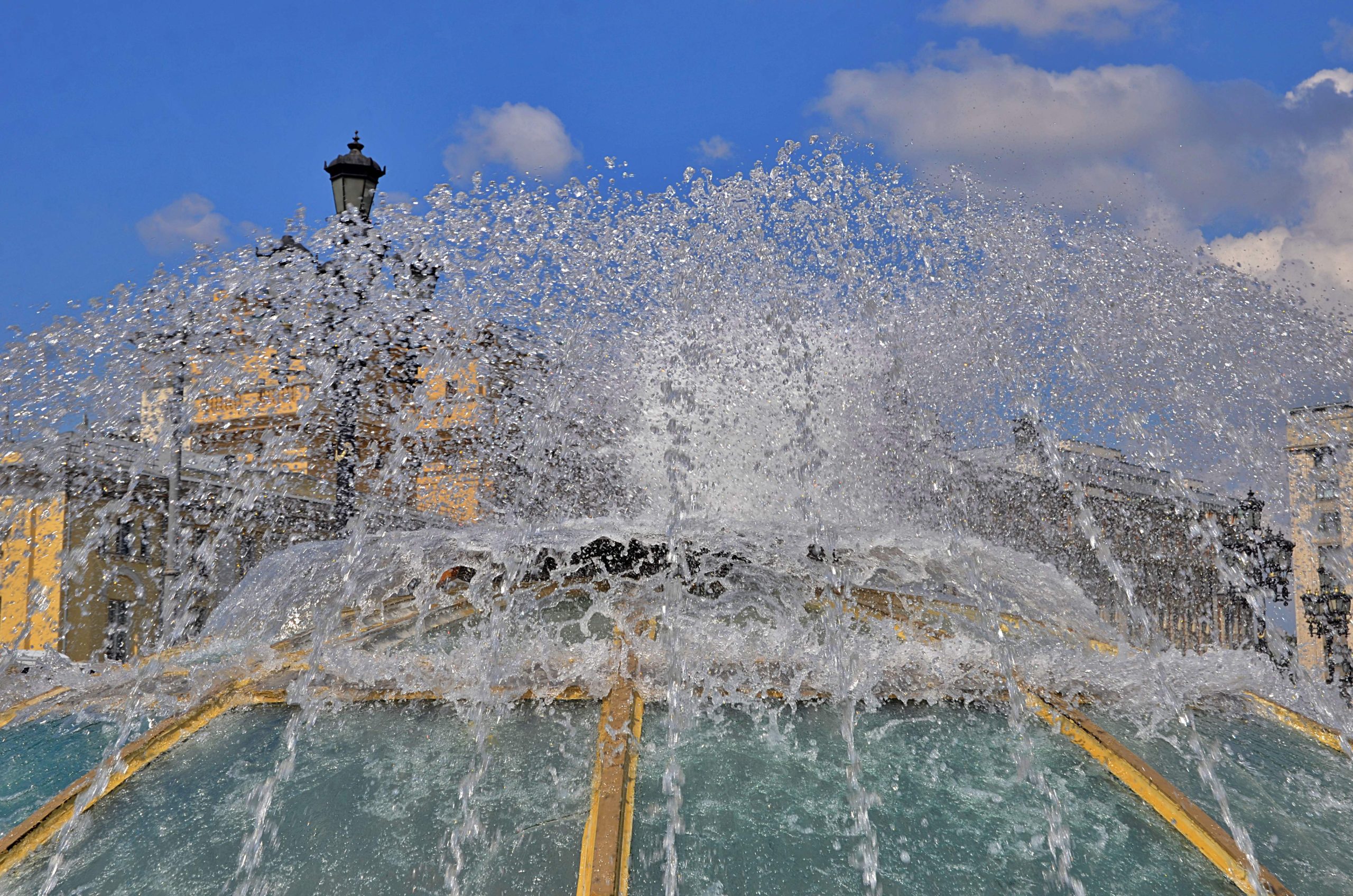 Cезон работы фонтанов в Москве подходит к концу