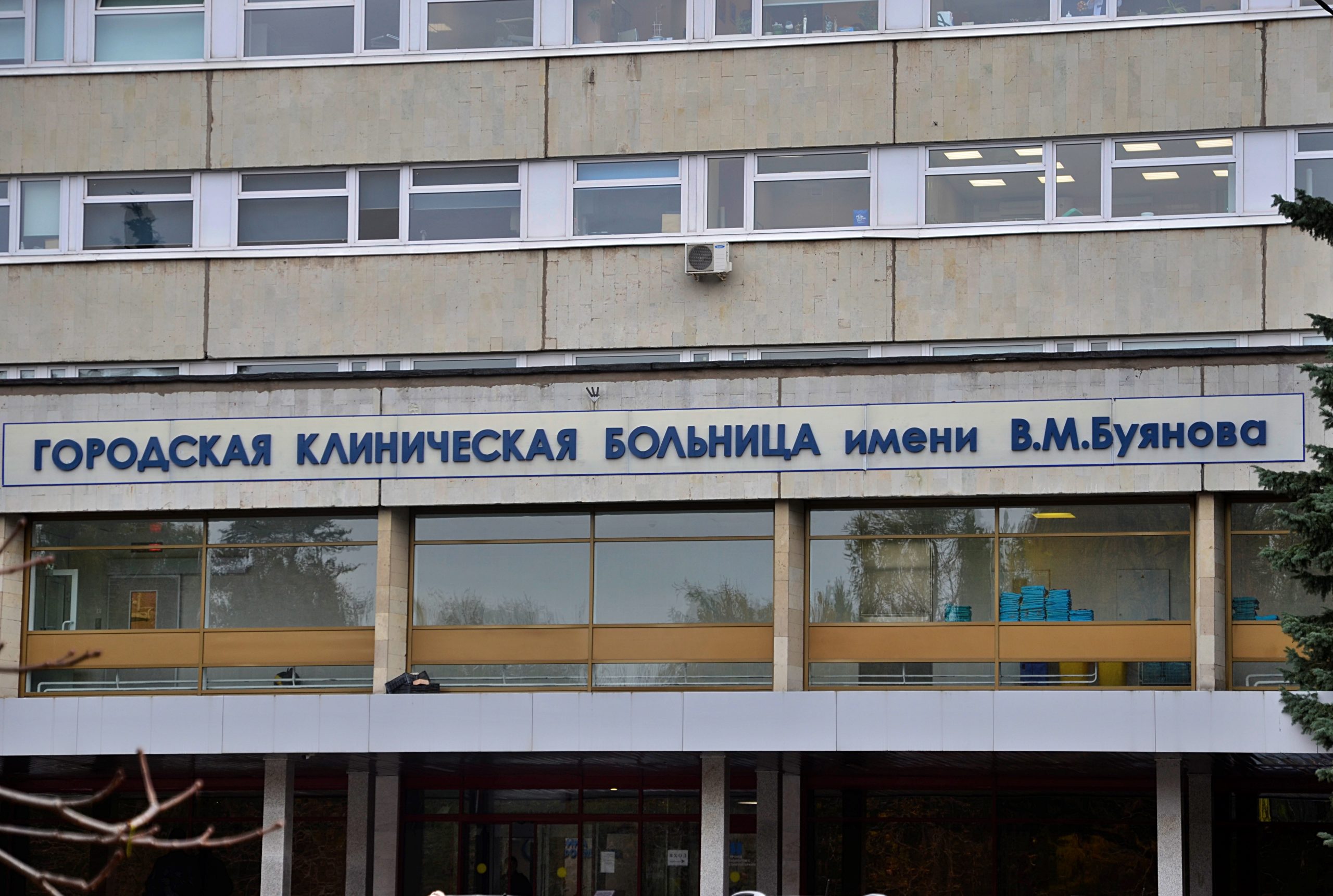 Готовность скоропомощного комплекса на территории больницы Буянова оценили в 70 процентов