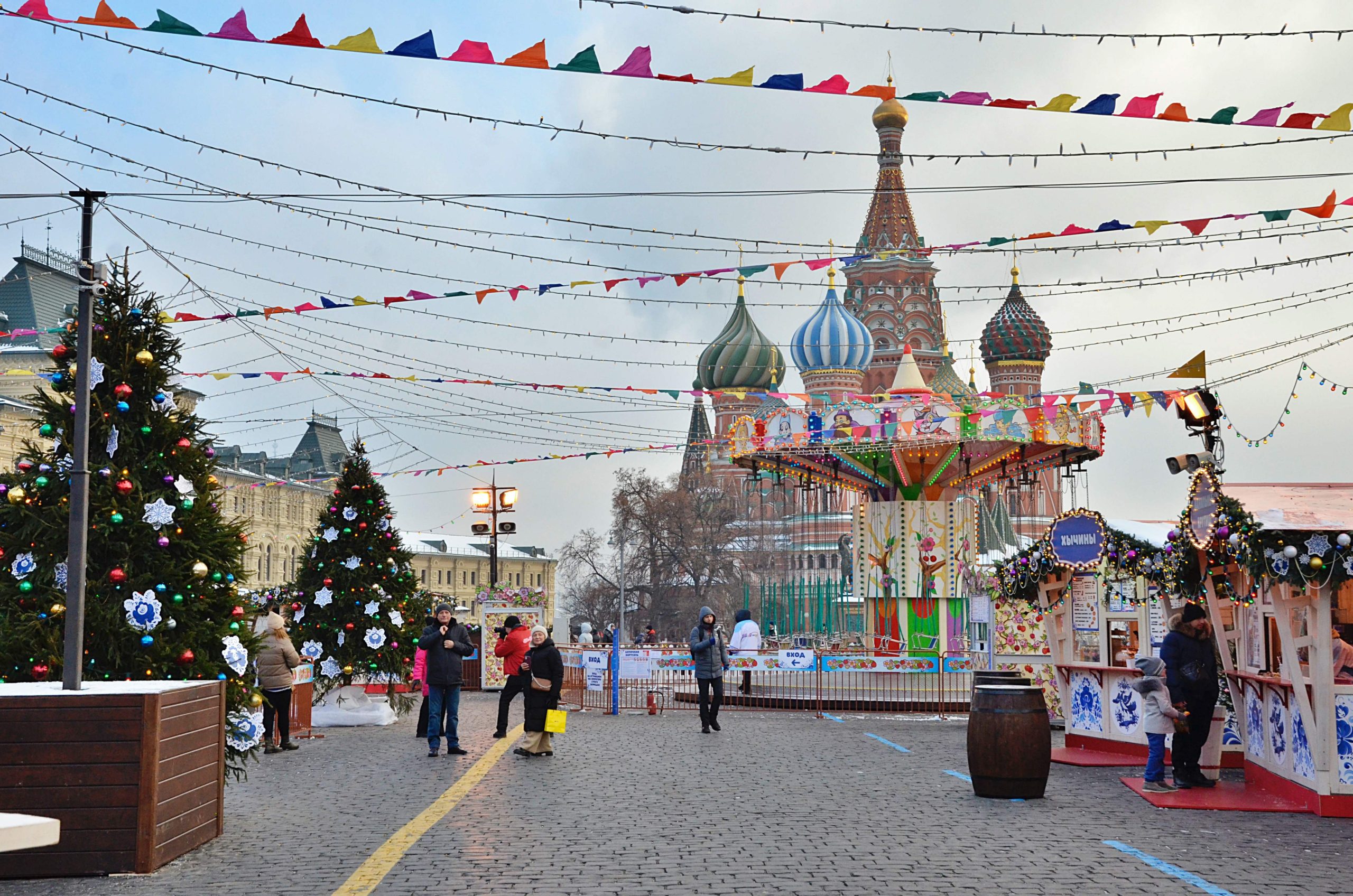 Трёхдневную экскурсию по Москве организовали для детей с нарушениями слуха из Донецка и Луганска