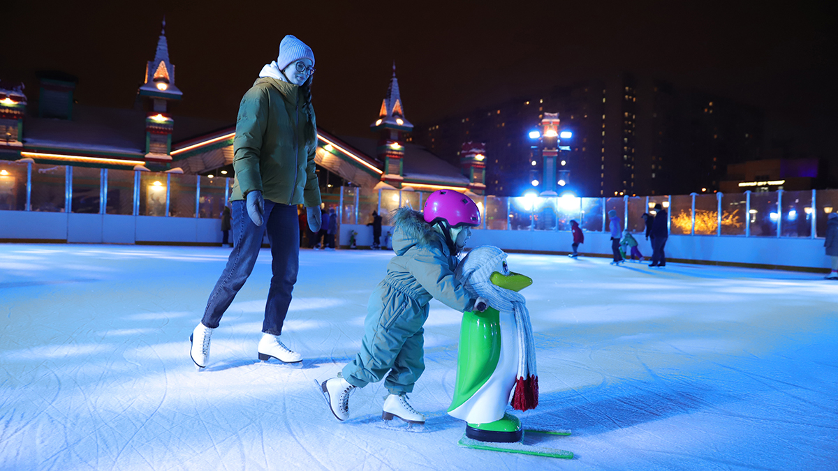 Дети из московских семей участников СВО смогут посетить катки в парках города бесплатно