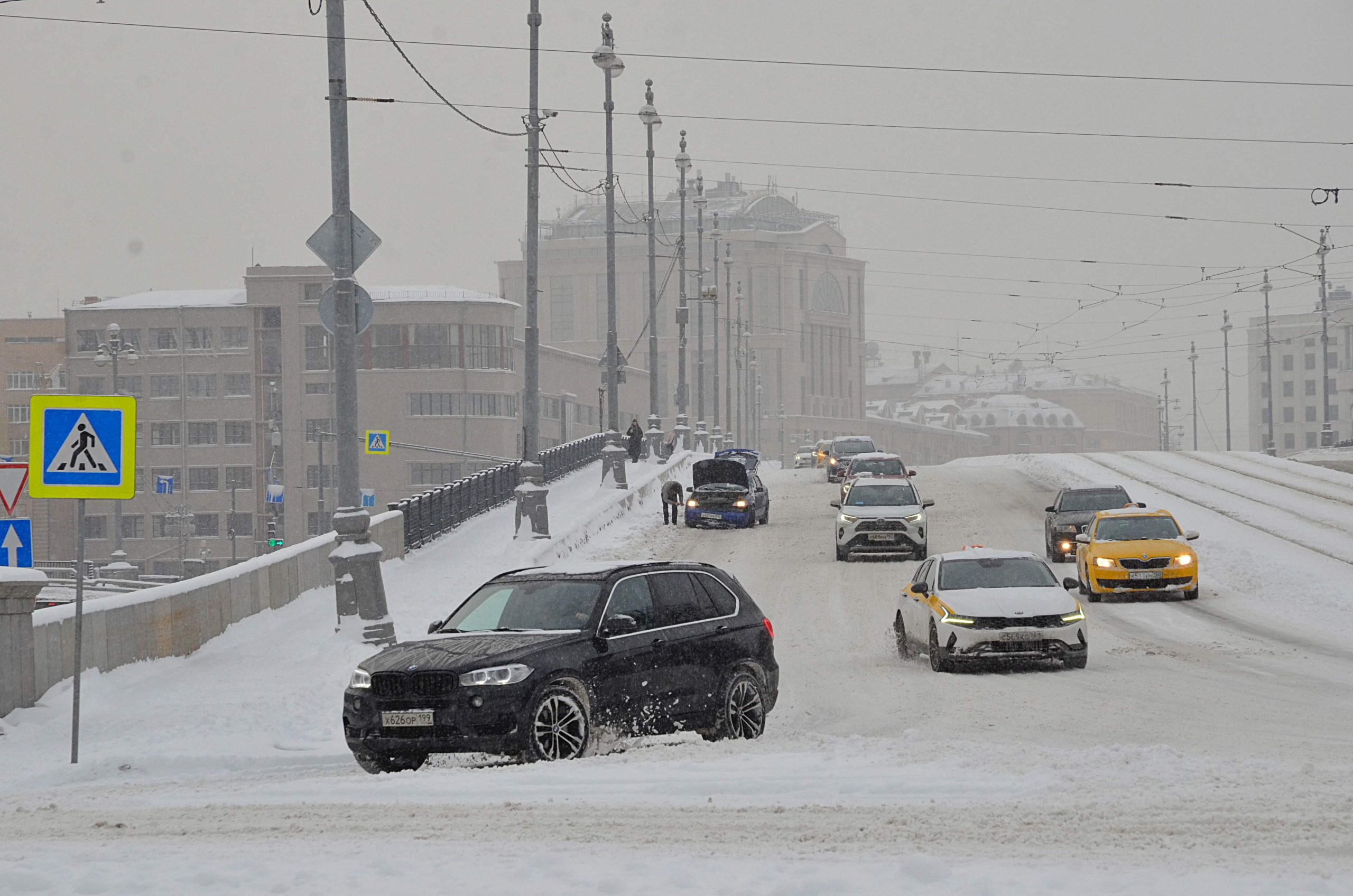 Парковочные места Москвы будут бесплатными в новогодние каникулы