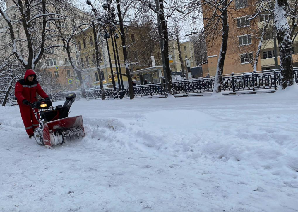 Уборка улиц: городские службы приготовились к ликвидации последствий снегопада