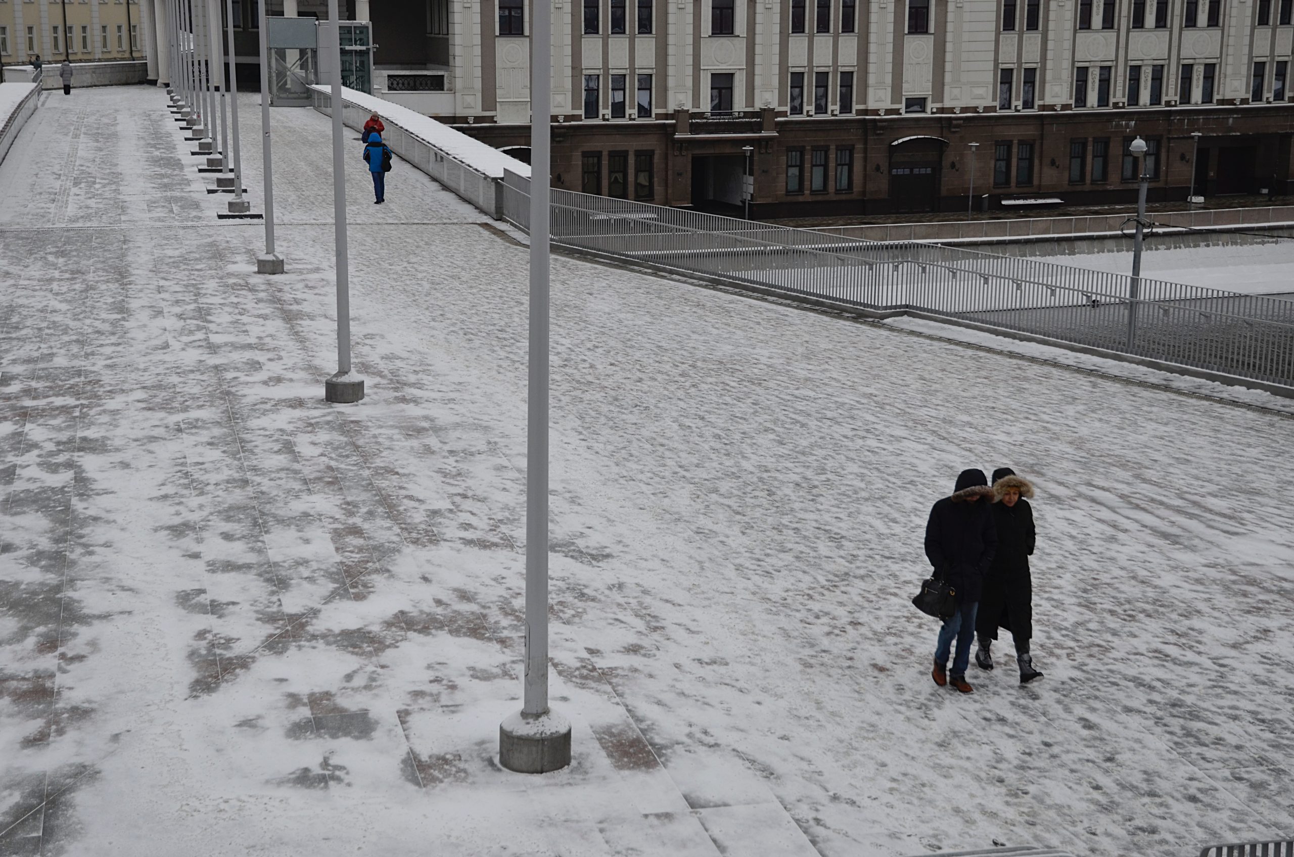 Москвичей предупредили о морозе и гололеде