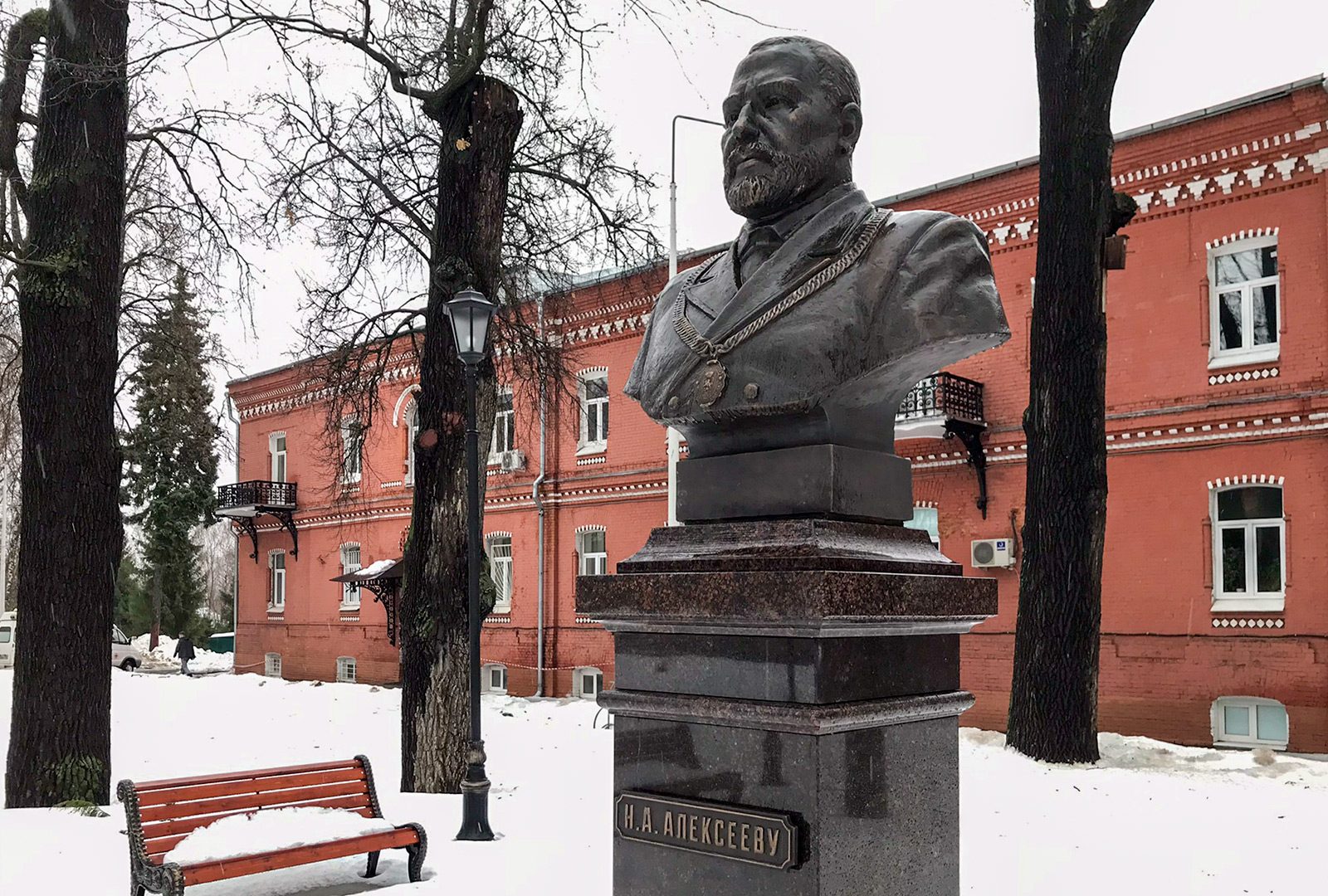 Памятники выдающимся российским деятелям установили в Москве
