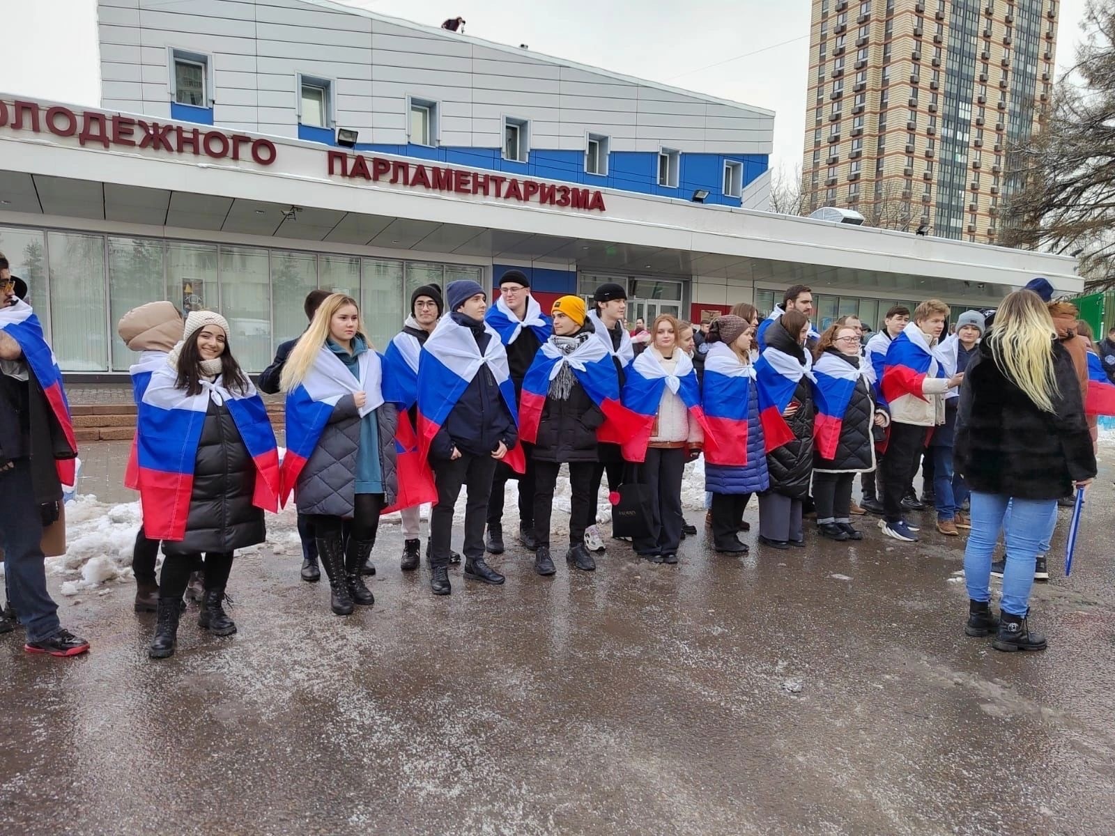 Молодые парламентарии Бирюлева Западного приняли участие в патриотической акции