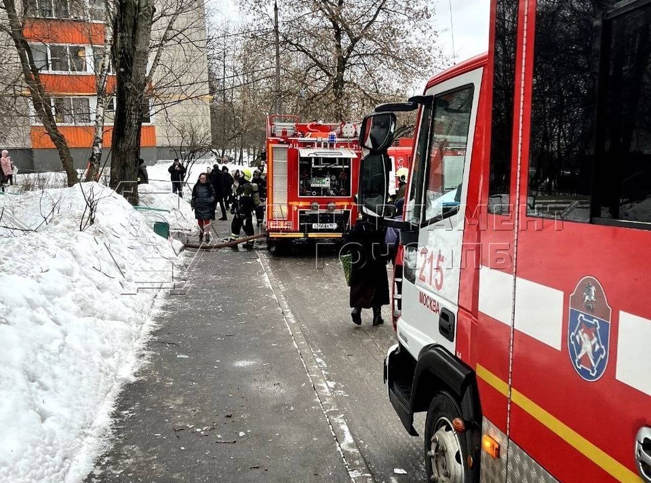 Спасли людей в районе Бирюлево Восточное