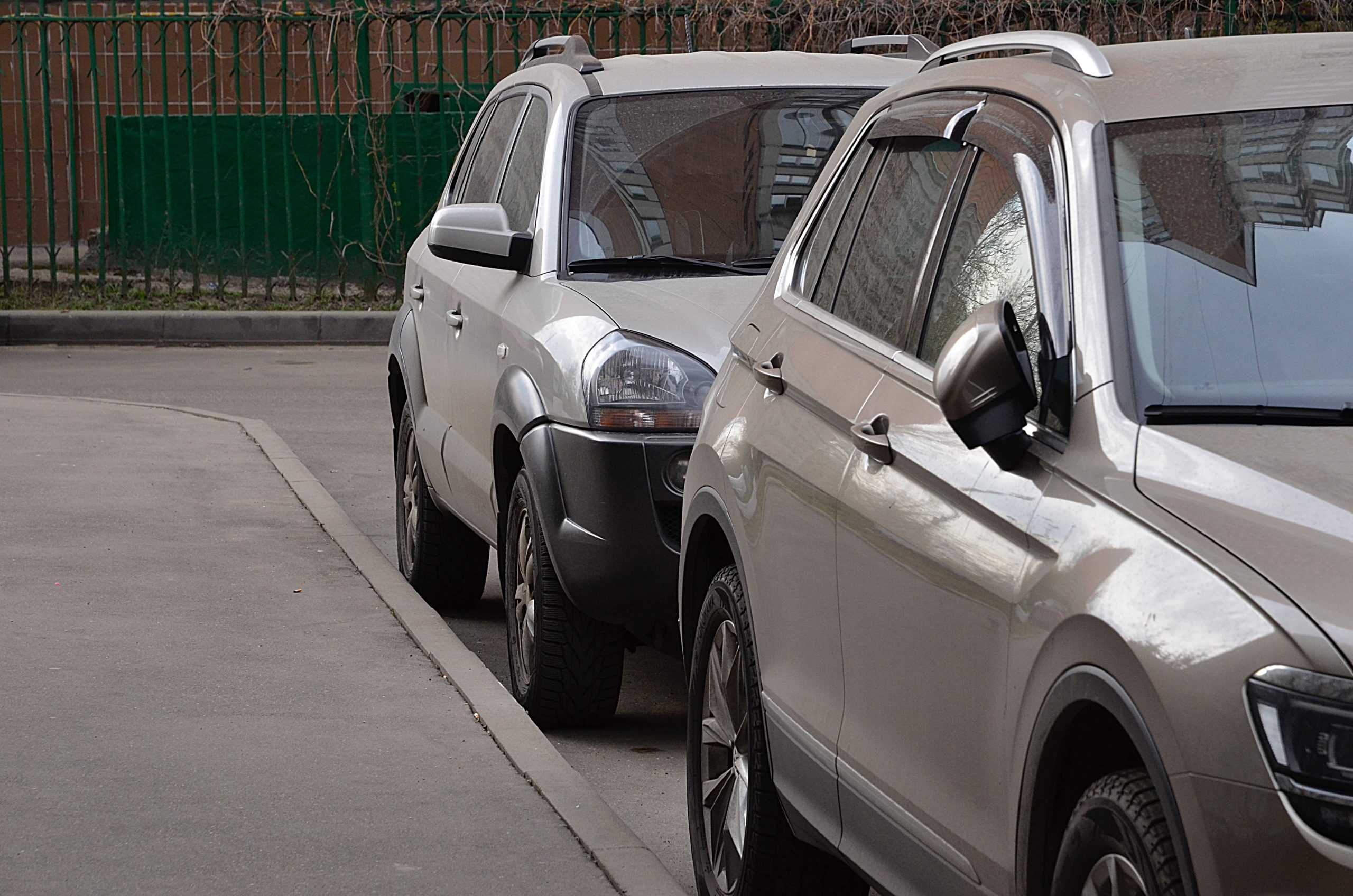 Парковка со шлагбаумом закрылась в Даниловском районе