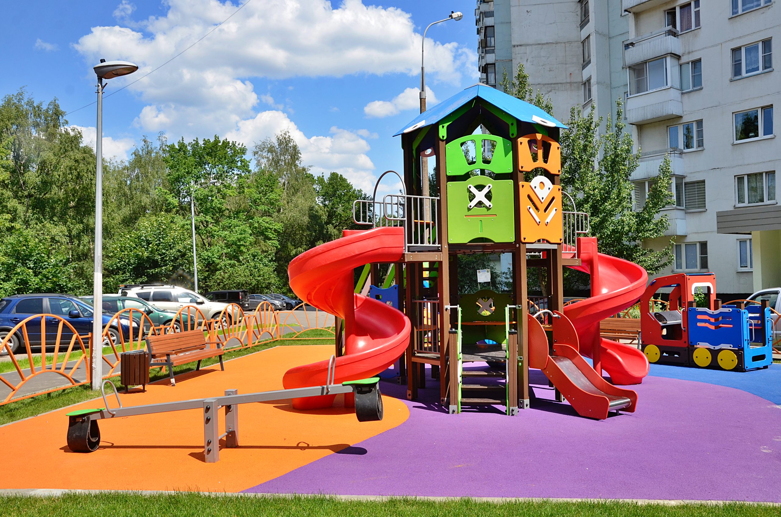 Десять детских площадок приведут порядок в рамках комплексного благоустройства в Донском районе