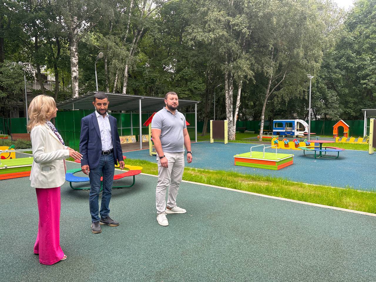 Преображение района: Глава МО Царицыно проинспектировал новые детские и спортивные площадки в районе