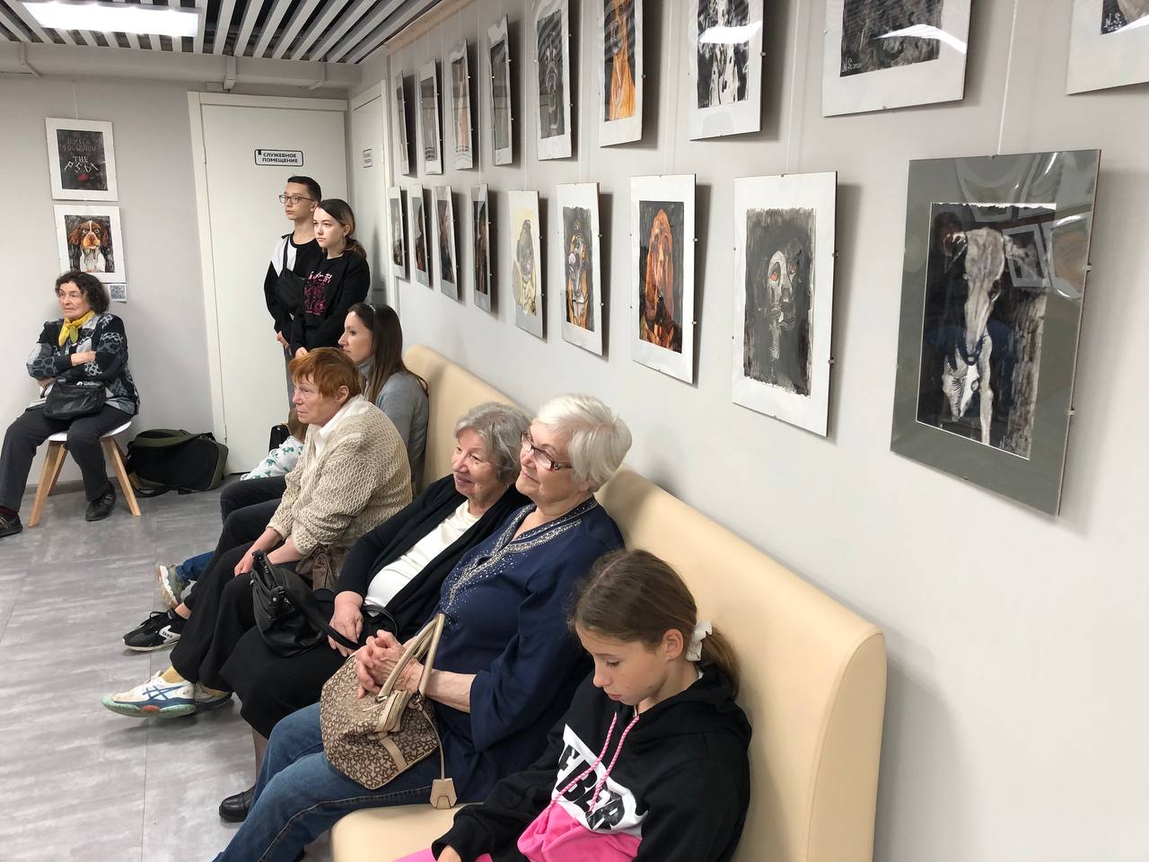 Участники объединения «Художники Чертанова» представили выставку в библиотеке №151