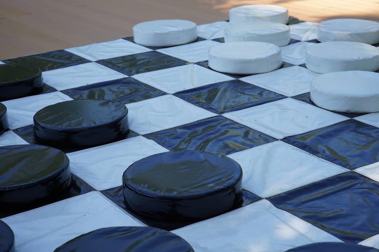 Окружные соревнования по шашкам провели сотрудники ЦД «Личность»