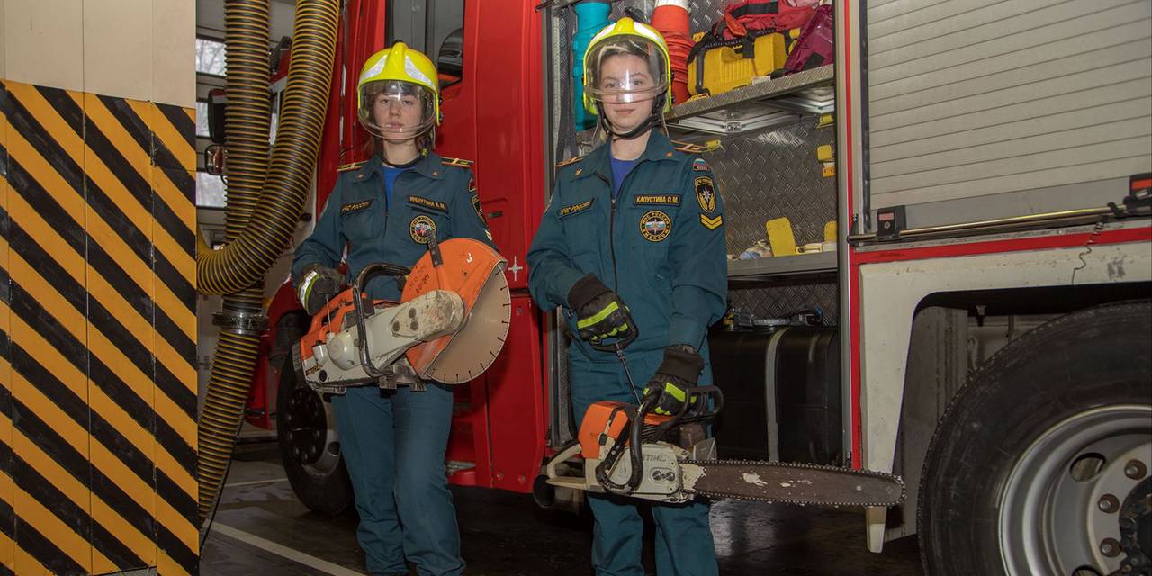 Кадры решают все: специалисты столичного Пожарно-спасательного центра ведут подготовку будущих огнеборцев