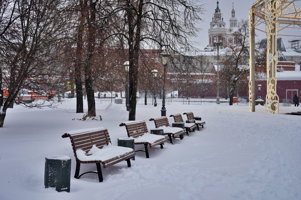 Небольшой снег и гололедица: синоптики рассказали о погоде в субботу. Фото: Анна Быкова, «Вечерняя Москва»