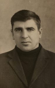 Николай Моисеенко — отец Ларисы Ивановой, учителя обществознания и истории в школе №508. Фото 1968 года