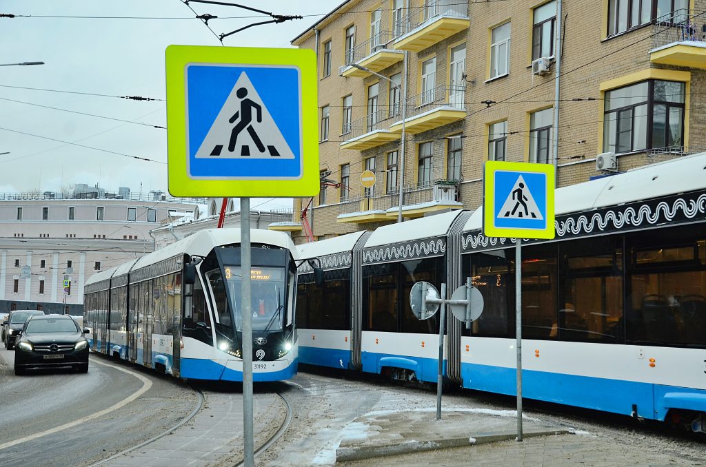 В список обновленных вошли объекты на улицах Шаболовка и Нагатинская. Фото: Анна Быкова, «Вечерняя Москва»