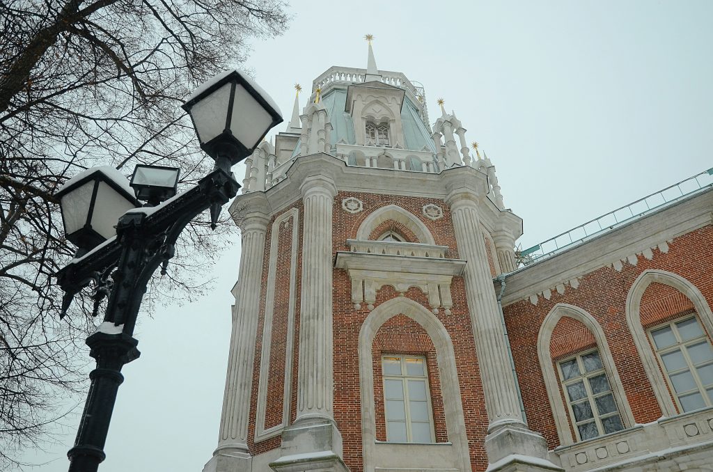 Работу художник выполнил в технике офорта. Фото: Анна Быкова, «Вечерняя Москва»