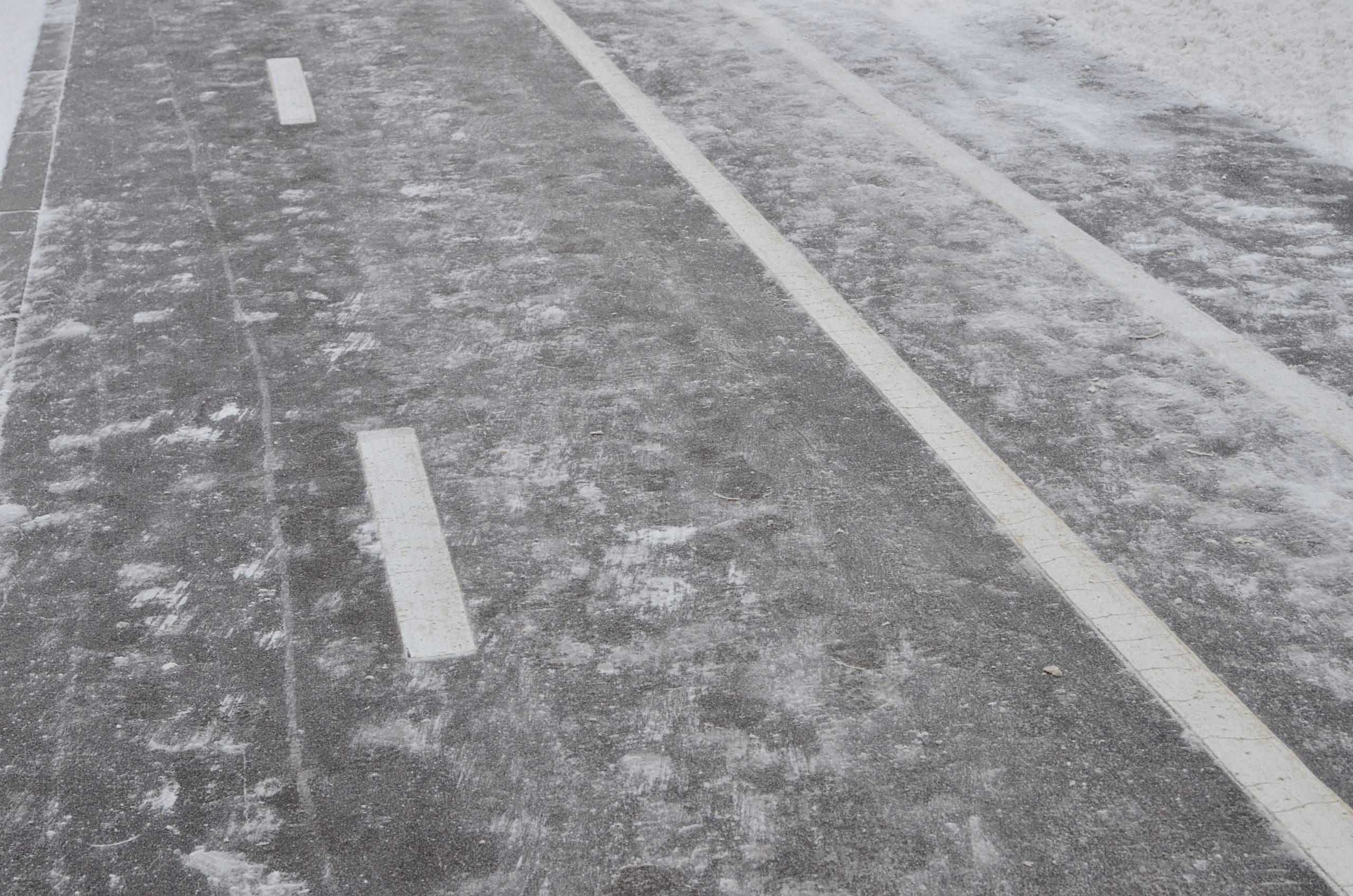 Специалисты проинформировали об уборке дорог от снега в районе Братеево