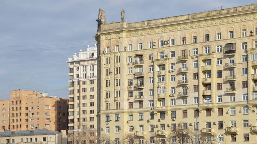 Фасад здания расчистили, промыли и обработали специальной противогрибковый защитой. Фото: Анна Быкова, «Вечерняя Москва»