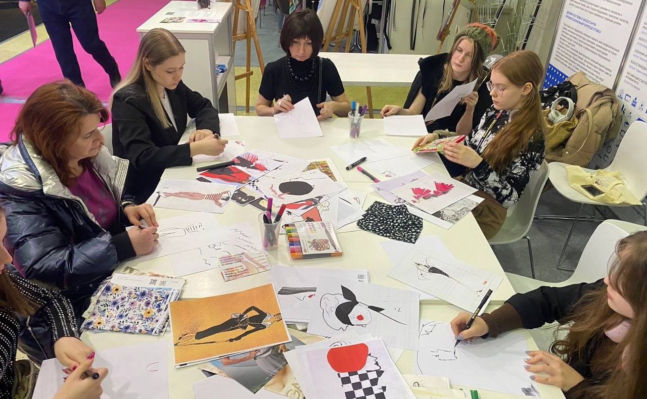 Текстильное искусство, или Студенты РГУ имени Алексея Косыгина посетили выставку «Интерткань-2024. Весна»