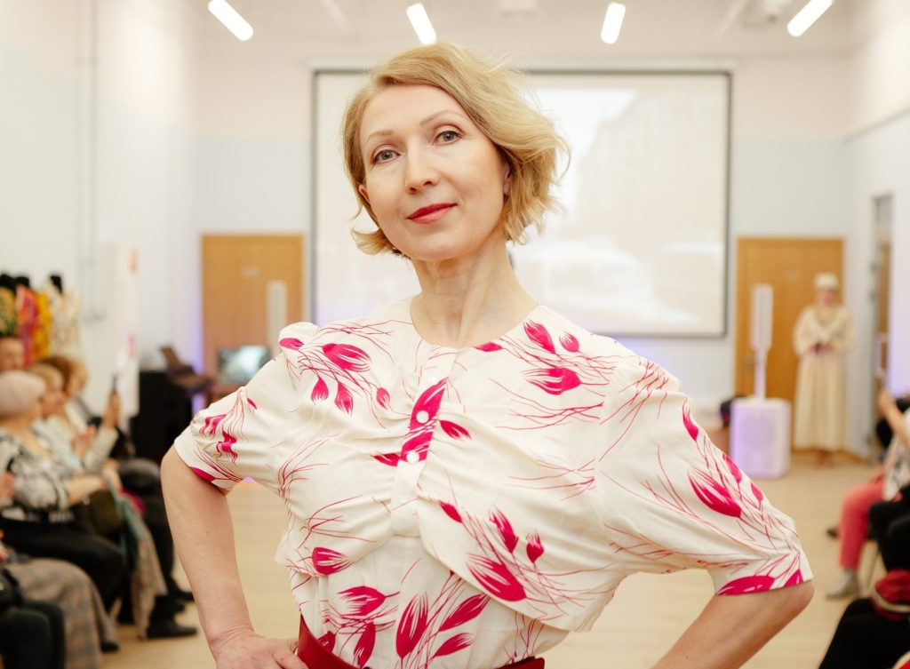 30 марта. Руководитель проекта «Модели без границ» Марина Корнилова сама выступила в качестве одной из моделей. Фото: Анатолий Цымбалюк, «Вечерняя Москва»