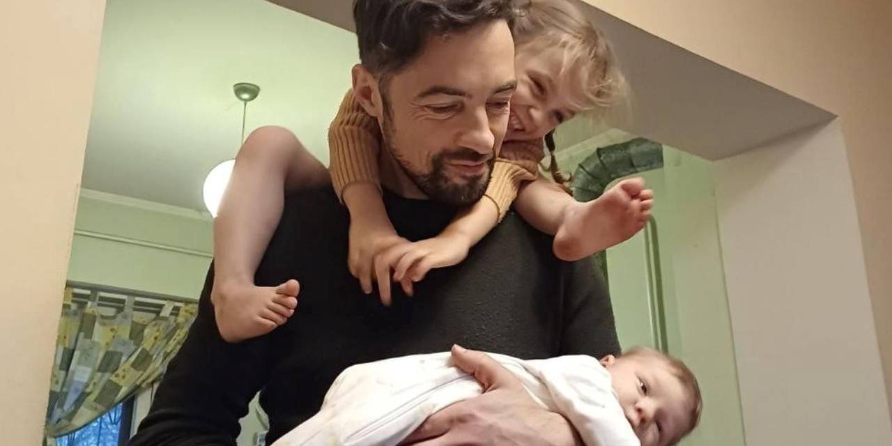 Всех родителей мира объединяет любовь: Московский авиацентр поздравляет