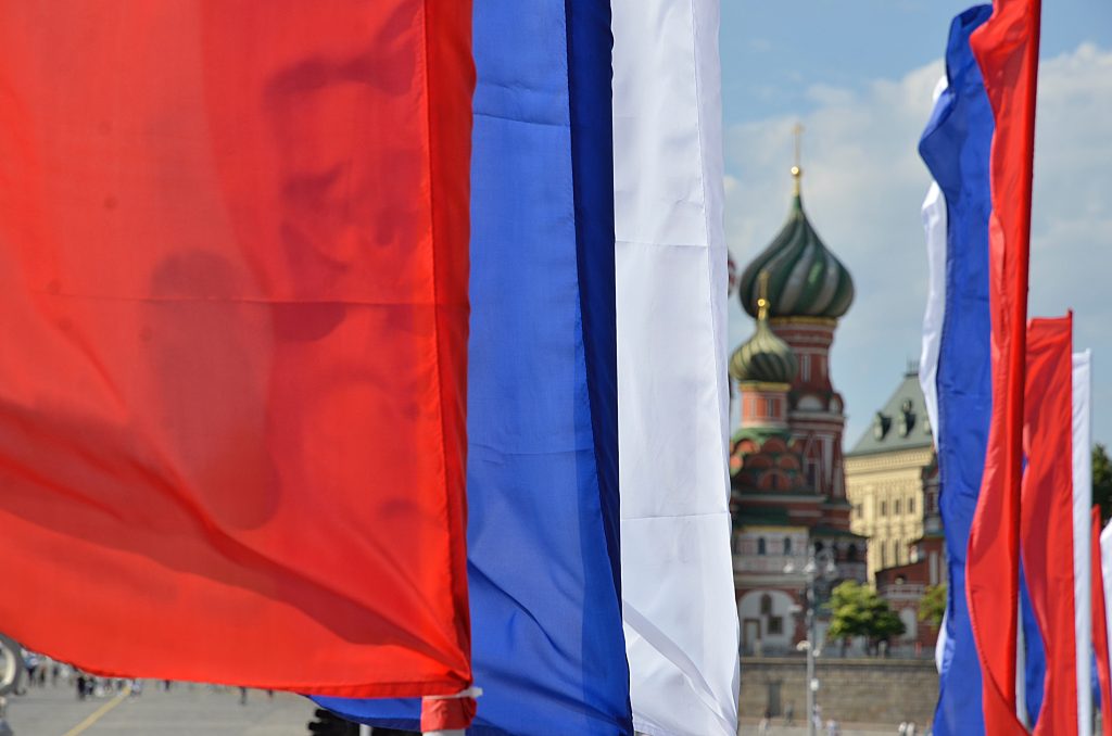 Осадки будут прекращаться и вновь усиливаться, но прояснений и солнечной погоды в ближайшие несколько суток не ожидается. Фото: Анна Быкова, «Вечерняя Москва»