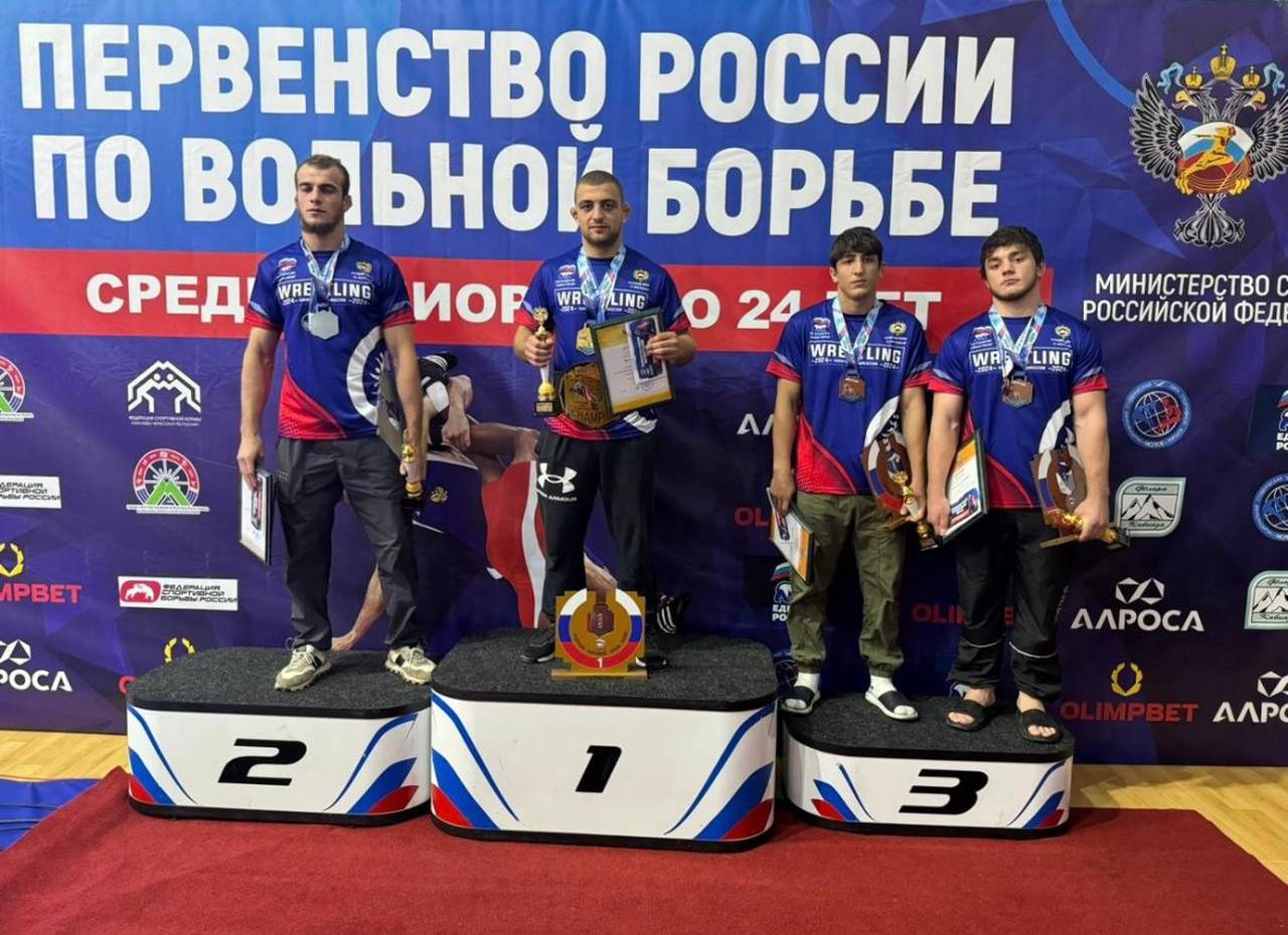 Снова чемпионы: борец «Юности Москвы» стал победителем первенства России по вольной борьбе