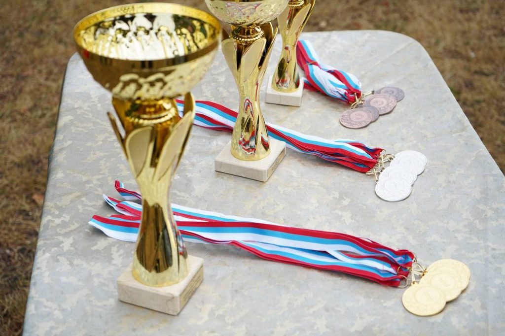 Чемпионами комплексной эстафеты стали как юноши, так и девушки из ФСО «Юность Москвы». Фото: Анна Быкова, «Вечерняя Москва»