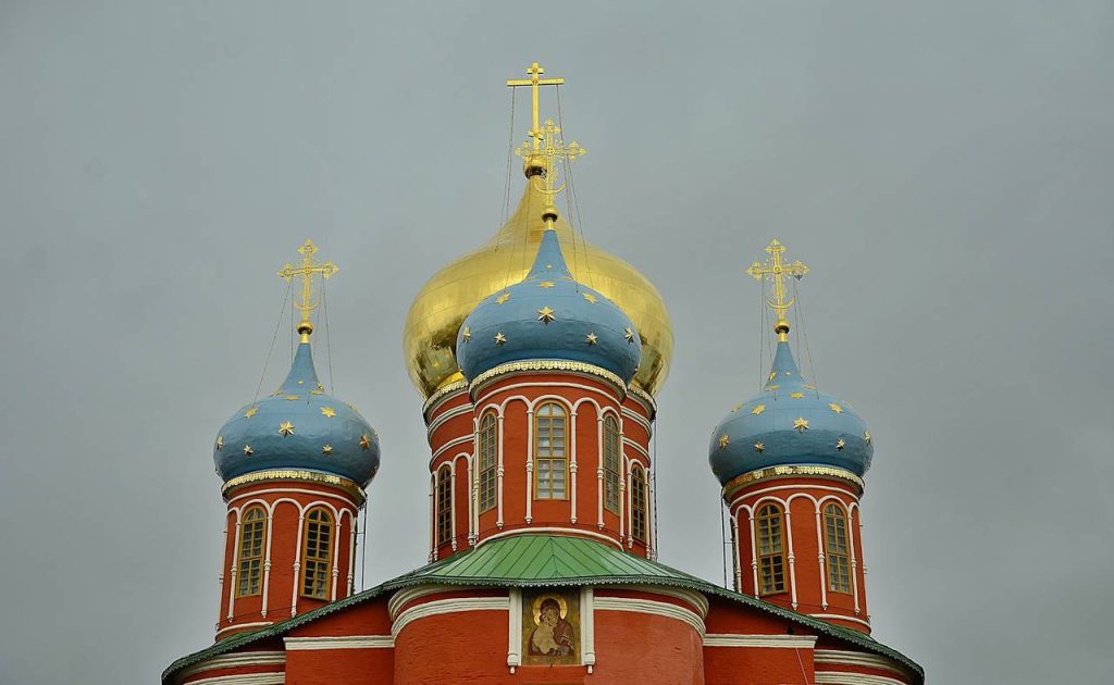 В рамках работ в столице привели в порядок некрополь Лукутиных на территории Донского монастыря. Фото: Анна Быкова, «Вечерняя Москва»