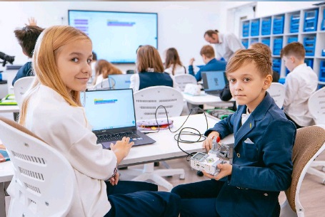 Учителям помогает электронная система