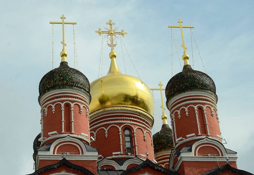 Строительство осуществляется за счет пожертвований с помощью благотворительный фонда «Поддержки строительства храмов города Москвы». Фото: Анна Быкова, «Вечерняя Москва»