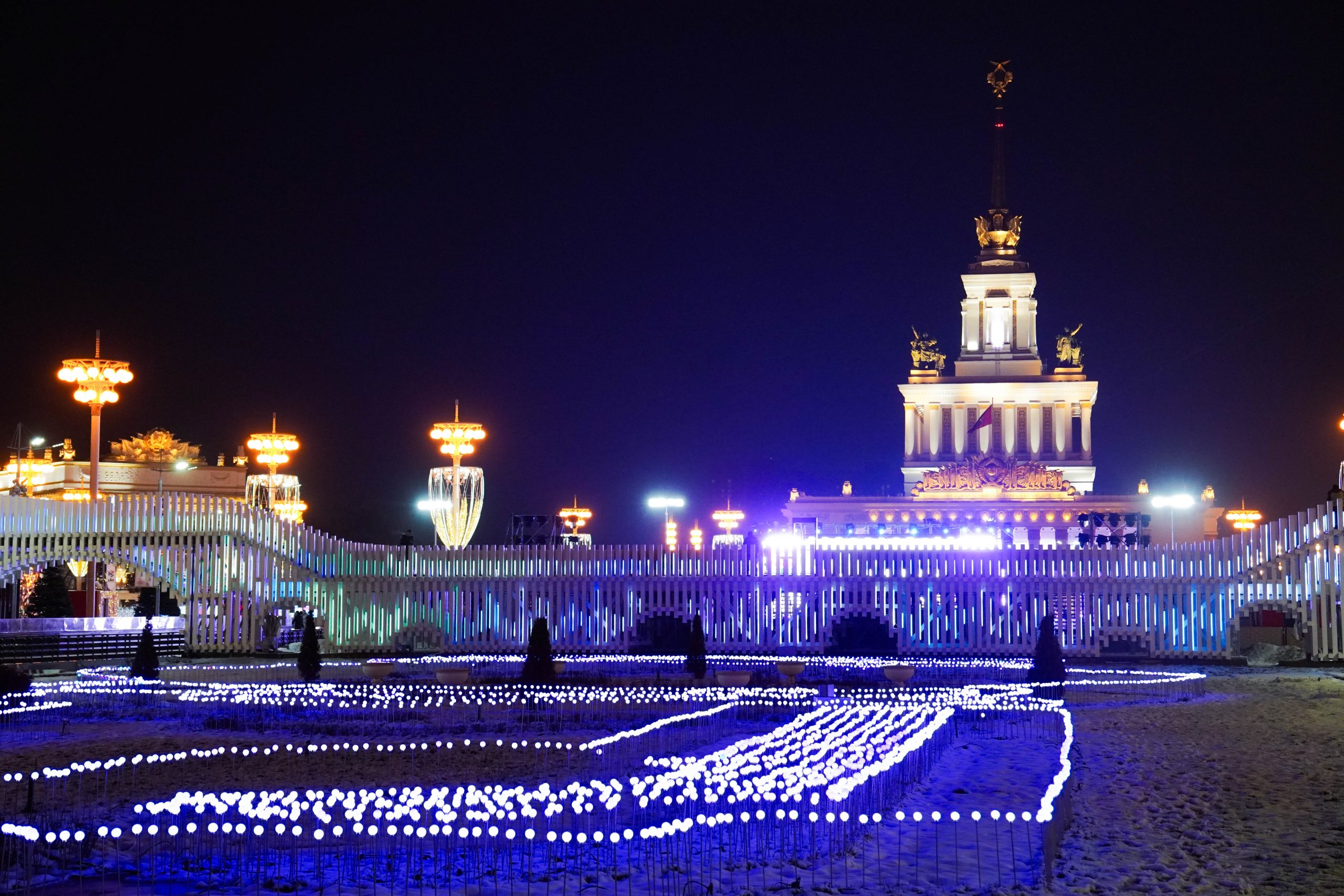 Все на лед: открытие самого большого катка в Москве состоялось на ВДНХ