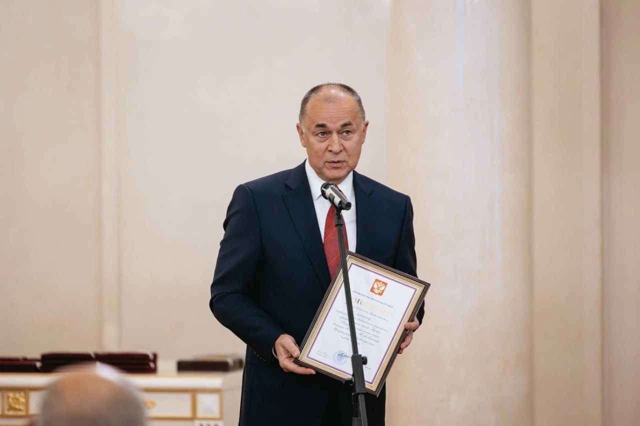 Благодарность Президента Российской Федерации вручили главному врачу ПКБ №1 имени Николая Алексеева
