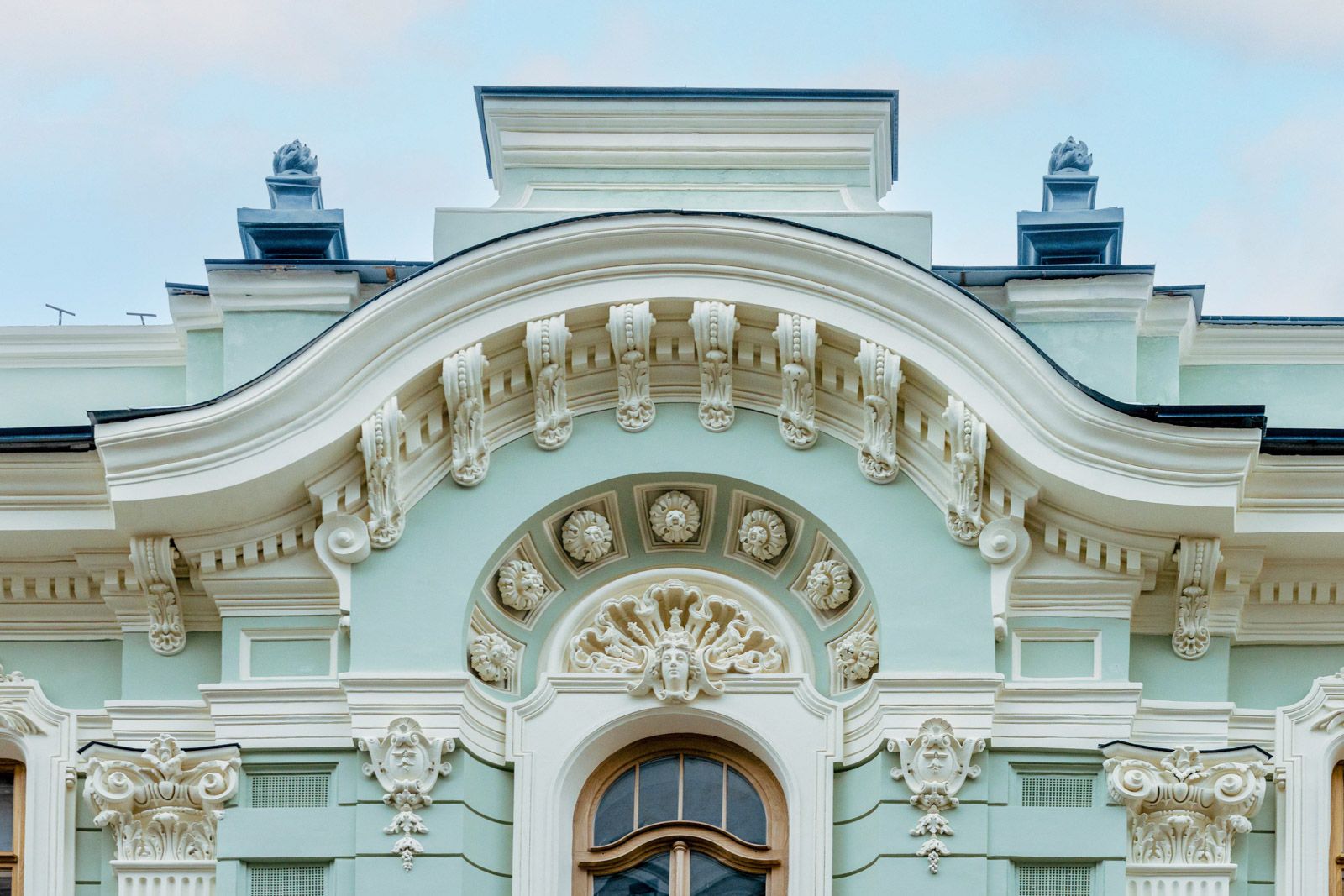 Уникальная архитектура в надежных руках