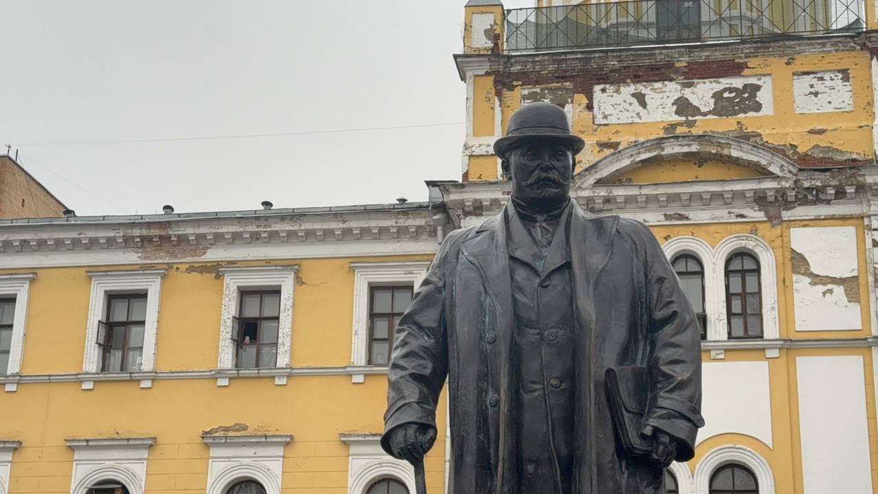 Скульптором памятника Аркадию Кошко выступил Владимир Иванов. Фото: Анастасия Сёмина, «Вечерняя Москва»