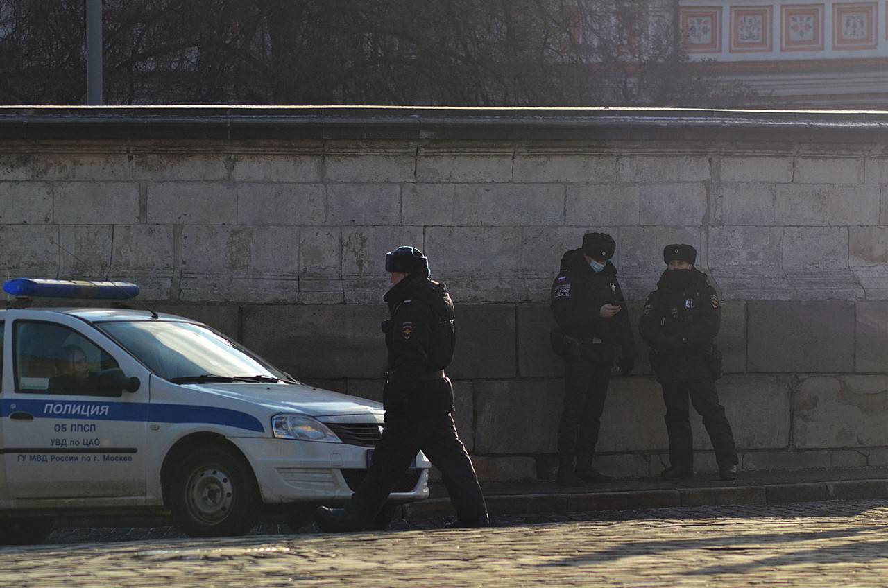 Полицейскими УВД юга столицы задержан подозреваемый в покушении на сбыт наркотика