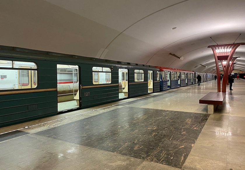 Энергосберегающие лампы обновили в московском метро