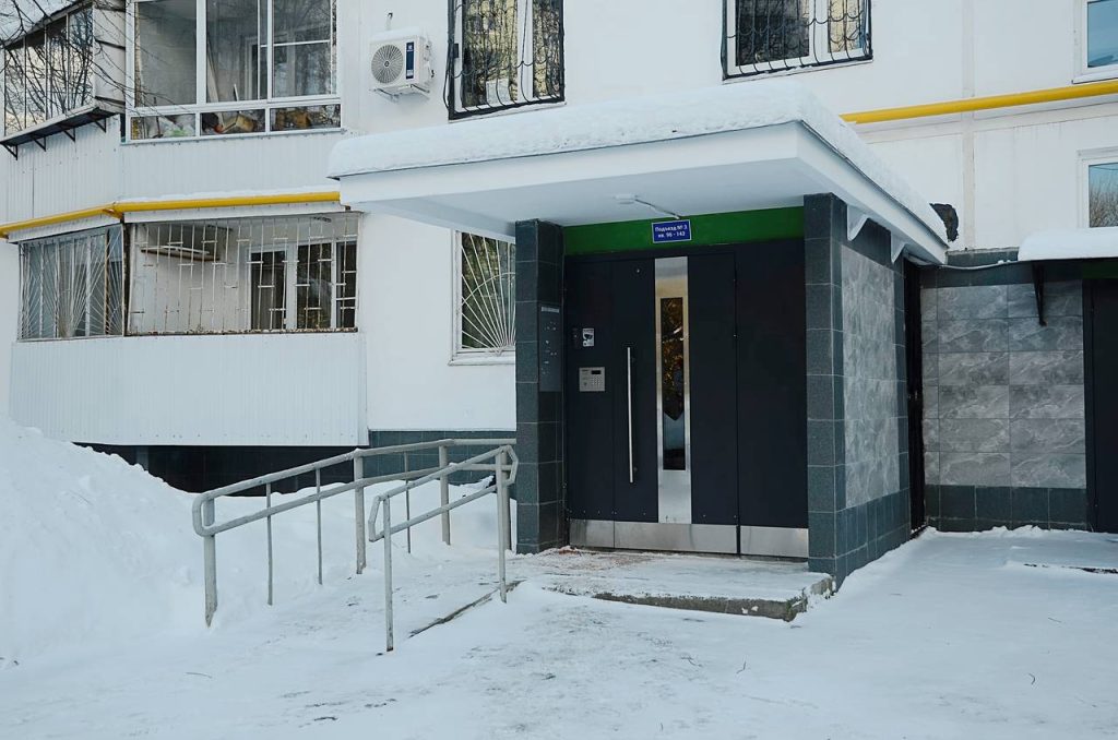 Специализированные конструкции в том числе установят в Южном административном округе Москвы. Фото: Анна Быкова, «Вечерняя Москва»