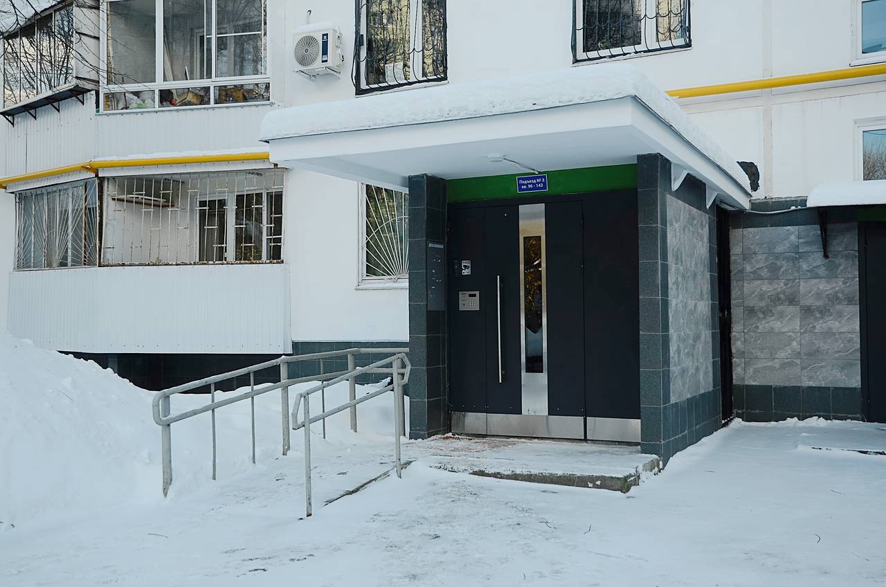 Город без границ: еще 35 подъемников для маломобильных москвичей установят в жилых домах в ЮАО