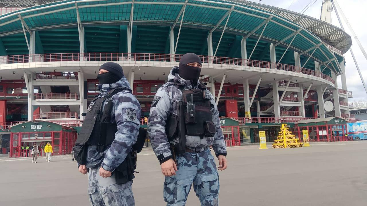 Безопасность спортивных матчей в Москве обеспечили росгвардейцы
