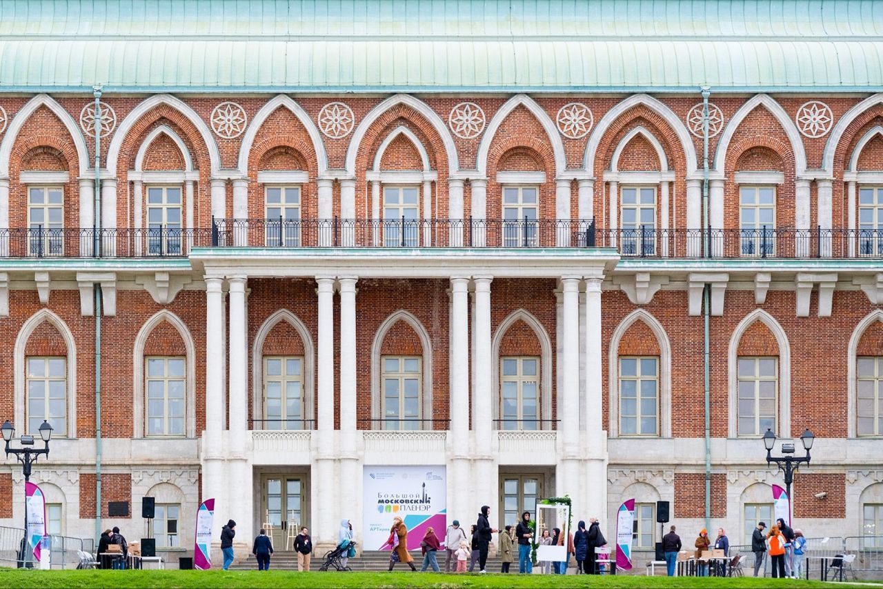 История в красках: свыше тысячи человек стали участниками пленэра в «Царицыне»