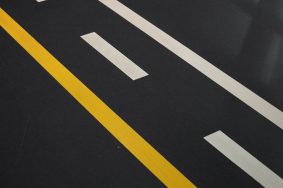 Всего на одной из ключевых магистралей юга столицы заменят 745 квадратных метров дорожного полотна. Фото: Анна Быкова, «Вечерняя Москва»