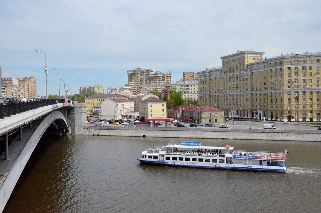 Предприниматели Москвы регулярно отправляют гуманитарные грузы в зону СВО